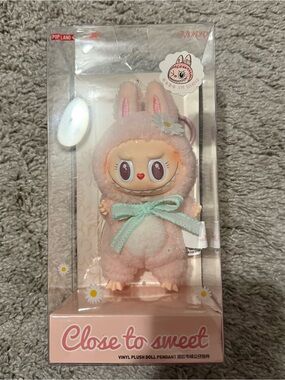 Mokoko Close to Sweet Pendant
Keychain Plush Labubu - POP MART - DISPLAYED ONLY!